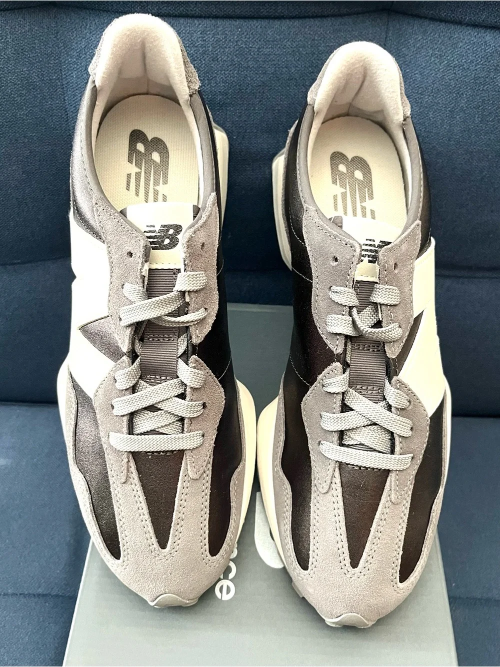 New Balance 327  Sneakers METALLIC Expresso Leather / White Men 10 / Women 11.5